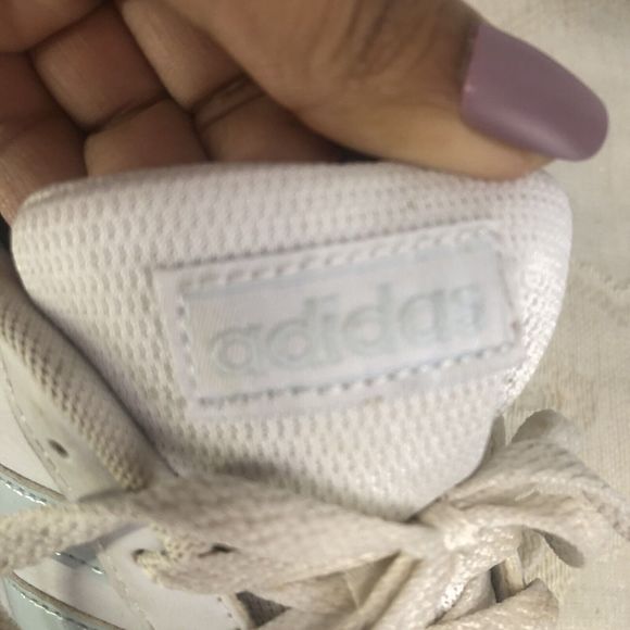 Kids Unisex Adidas Grand Court Cloudfoam Comfort Shoes. Size 4 - Picture 13 of 13